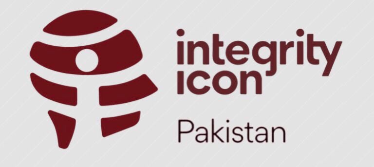 farheen_awais's tweet photo. Of all the facets of character, integrity might be the most critical – it builds valuable trust between people – and yet also the most esoteric. "Leadership character: The role of integrity is a beautiful piece written on leadership character. #UnsungHeroes
#EthicsAndValues https://t.co/wI2GRvJn6G