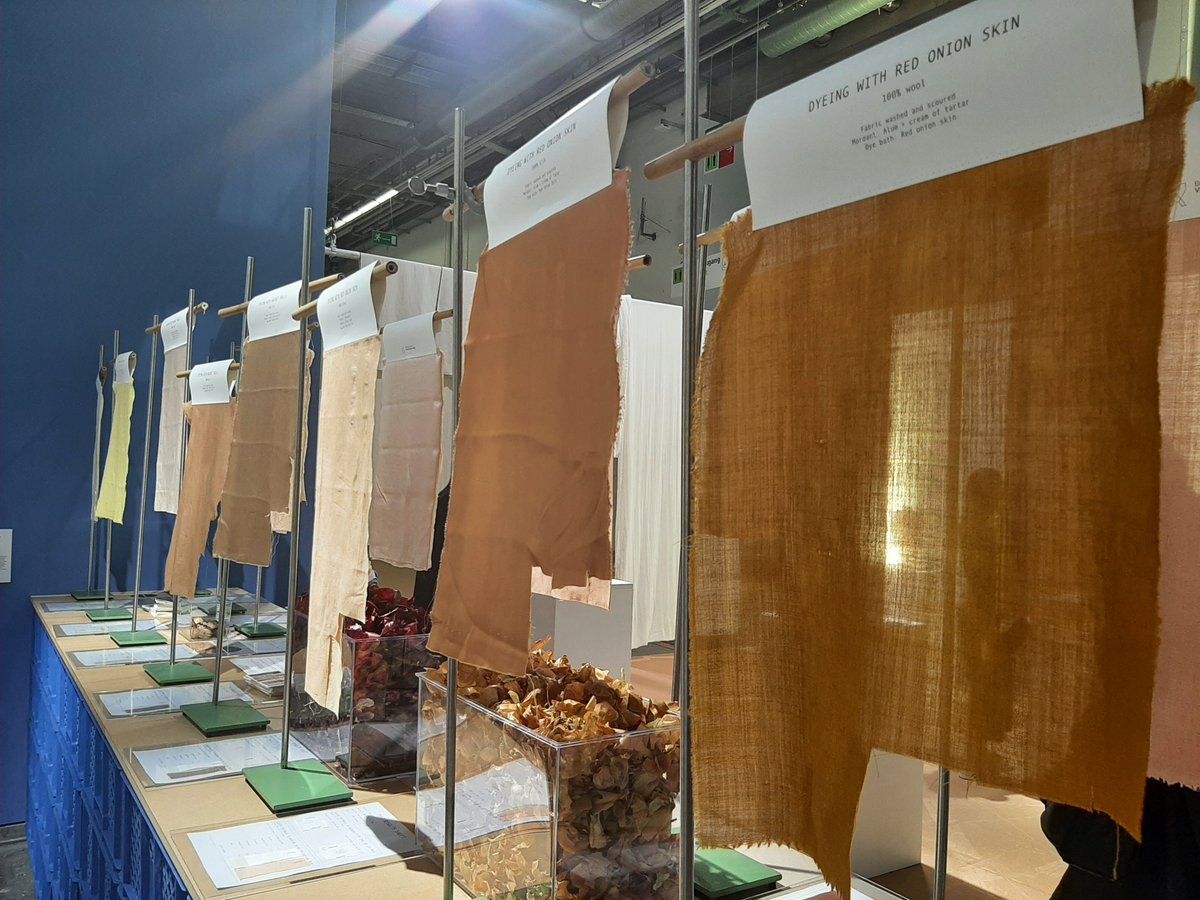 Ad Heimtextil Summer Special le tendenze giocano un ruolo fondamentale. I #trends 22/23 si focalizzano sulla #sostenibilita e sulla conservazione delle risorse.
Vieni a scoprire i colori, i design e i materiali nell'Area Trend in #fiera (padiglione 4.0, stand C10).