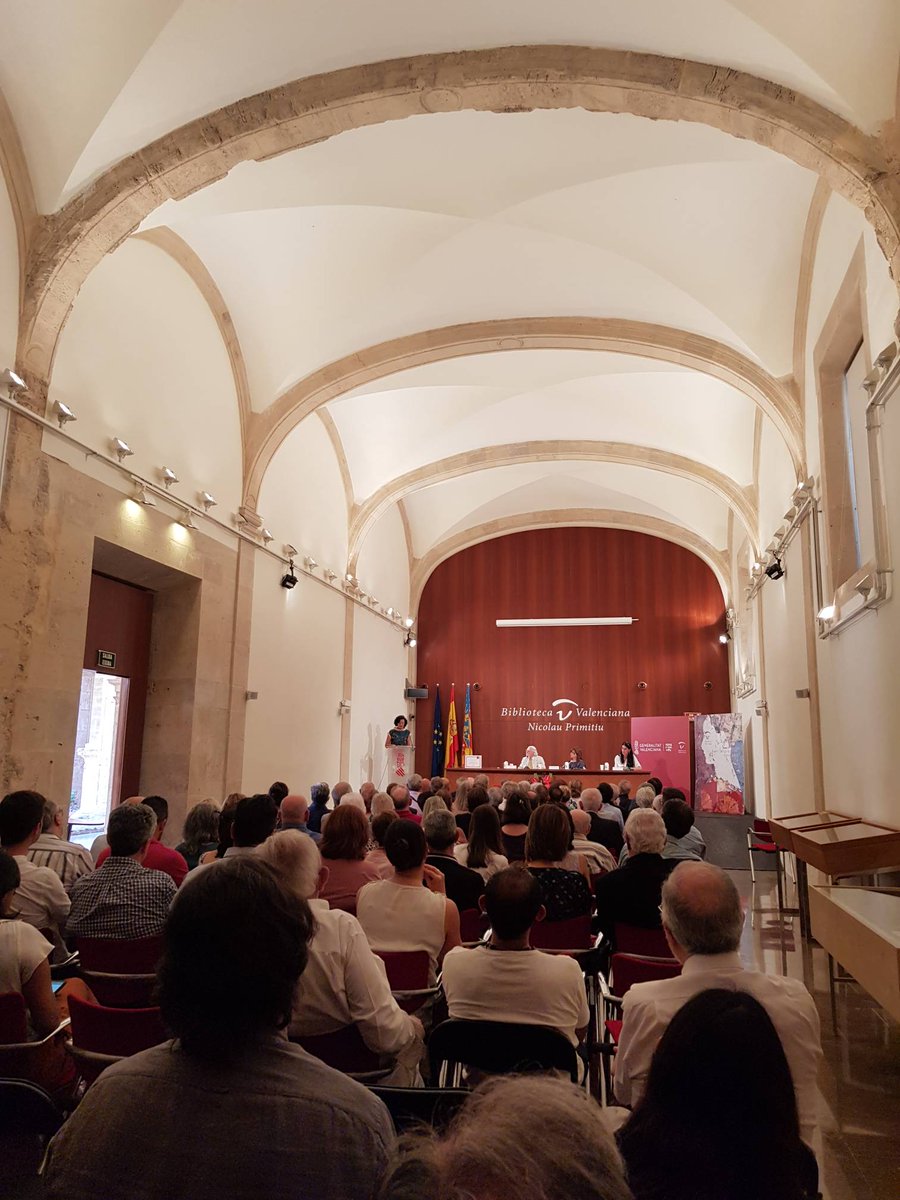 FundacionETNOR's tweet photo. 🥳🏅 #ahoramismo en la entrega del #premio #Lluís #Guarner para #JesúsConill 
🗣Laudatio a cargo de #AnaNoguera
#filosofía #ética #reconocimiento @EticaUV @EticaDemocracia @UV_EG https://t.co/6PT06Ro628