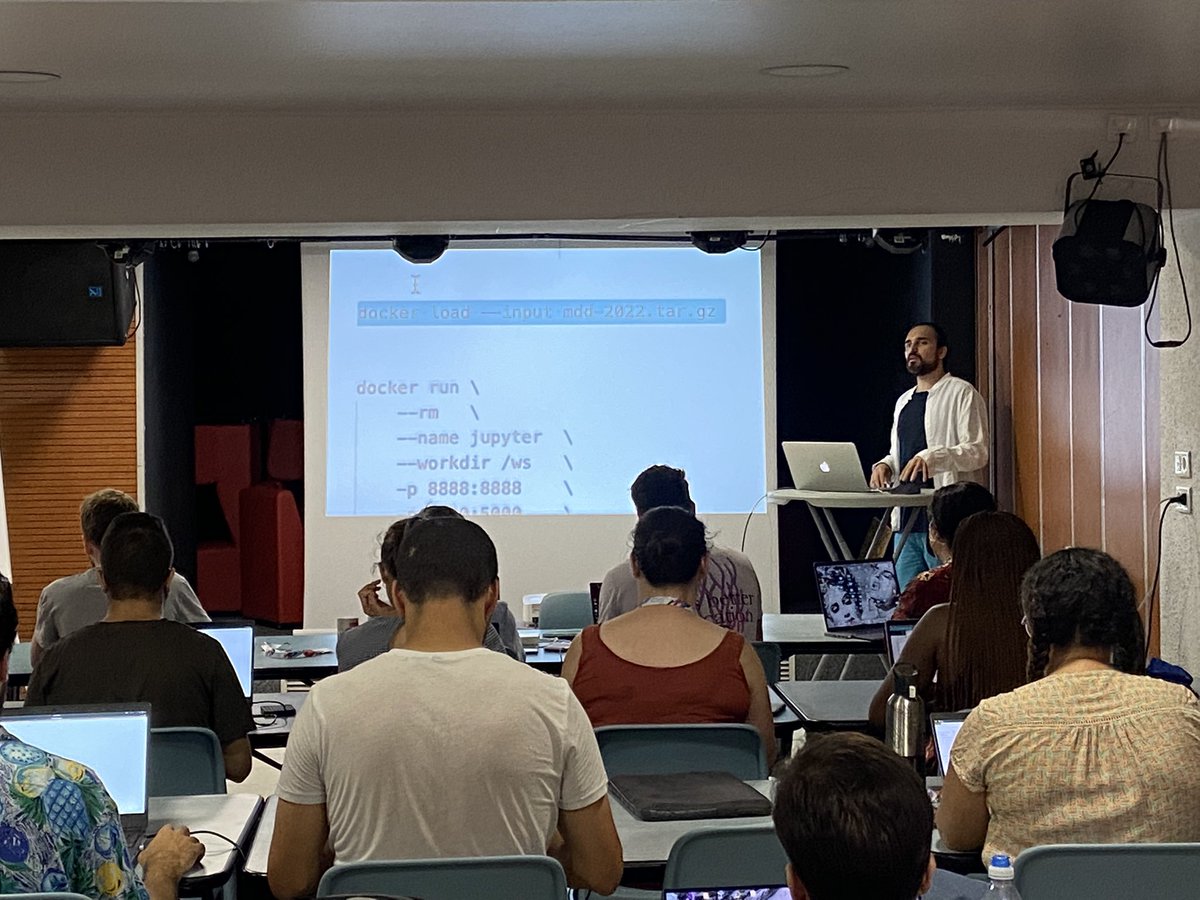 #bdamdd22 deep learning at Scale with @vevavargas &amp; <a href="/espinosa_jav/">Javier A. Espinosa-Oviedo</a>
