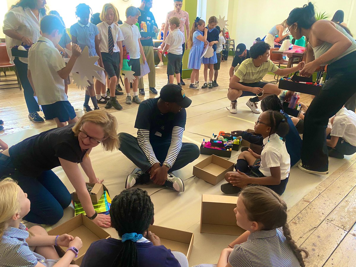 StVincent_DP's tweet photo. We’re currently at @HanburyHall taking part in our creative project with @WiedenKennedy We’re having so much fun! @StPaulclass @StAnnesGAASC @StAnnesgaCPS https://t.co/xcHURoeFD4