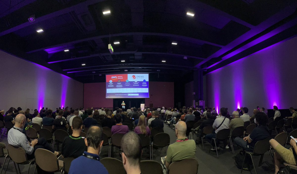 Lisa_Dolcini's tweet photo. @alex_galimi on stage all’#AWSsummit con @czemella 
I #dati sono la risorsa più preziosa all’interno dell’azienda.
Per questo è indispensabile un ambiente #cloud sicuro e scalabile che offra la possibilità di gestirne e controllarne sicurezza e privacy @TrendMicroItaly @AWS_Italy https://t.co/JHRPV9LEuv