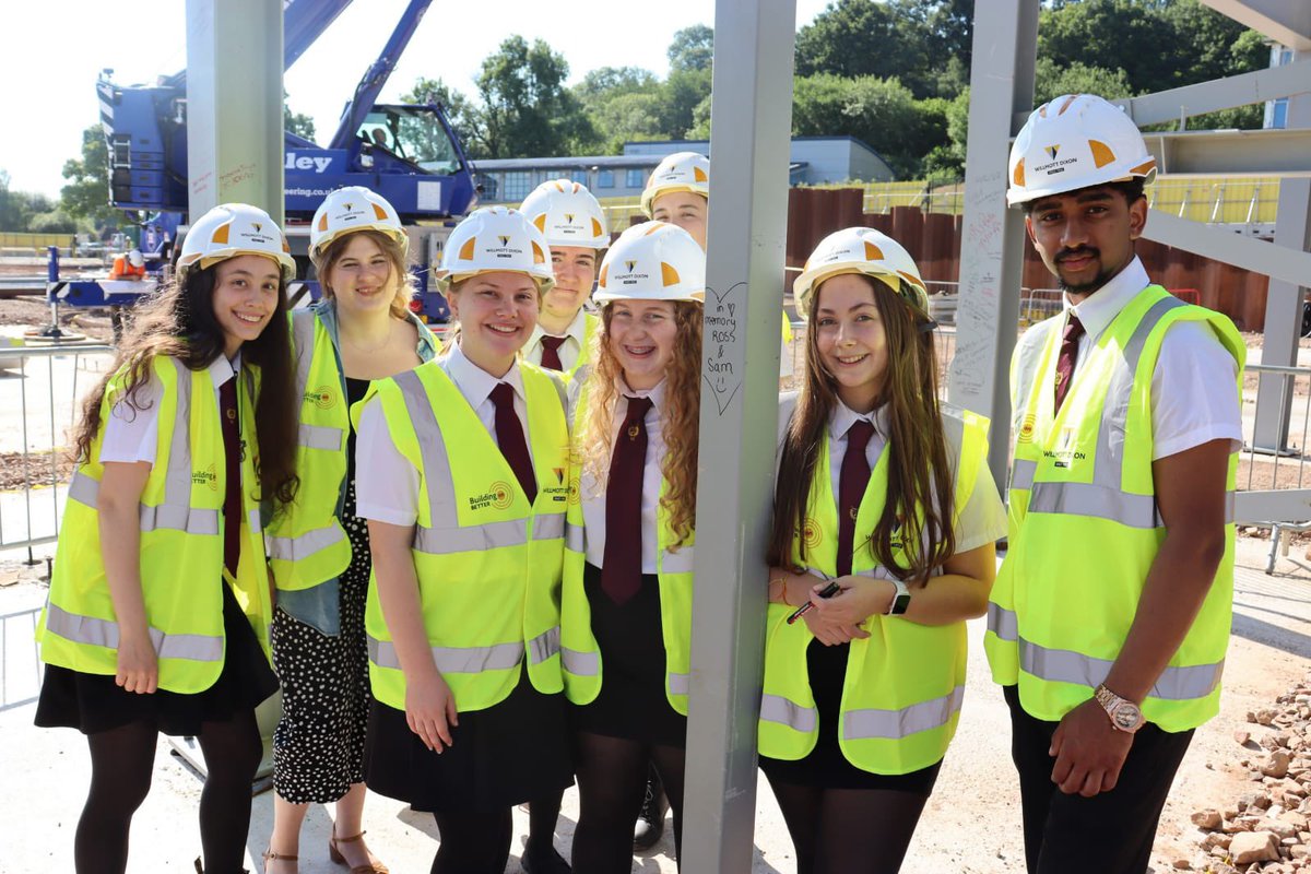 Special group of year 13 students having their chance to wear their uniform for the final time & leave their final ‘mark’ on the steel construction of our new build @BassalegSchool1 #specialmemories #lastinglegacy @WillmottDixon @Bassaleg6th #believingandbelonging 🦌