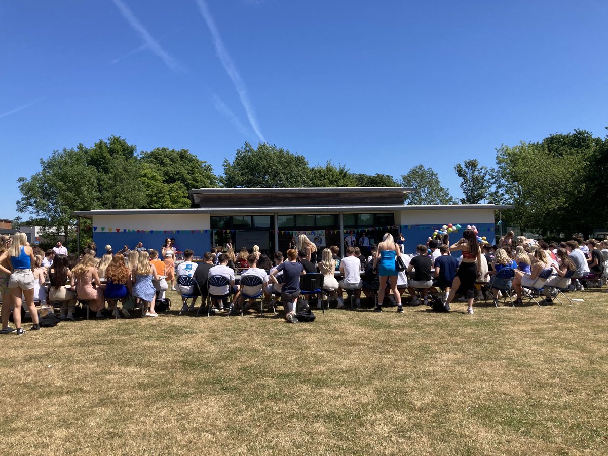 What an amazing celebration for our ⁦<a href="/tsas_norwich/">Thorpe St Andrew School and Sixth Form</a>⁩ Year 13 students today. They even had candy floss and popcorn. #goodluck #celebrations #veryproudofourstudents