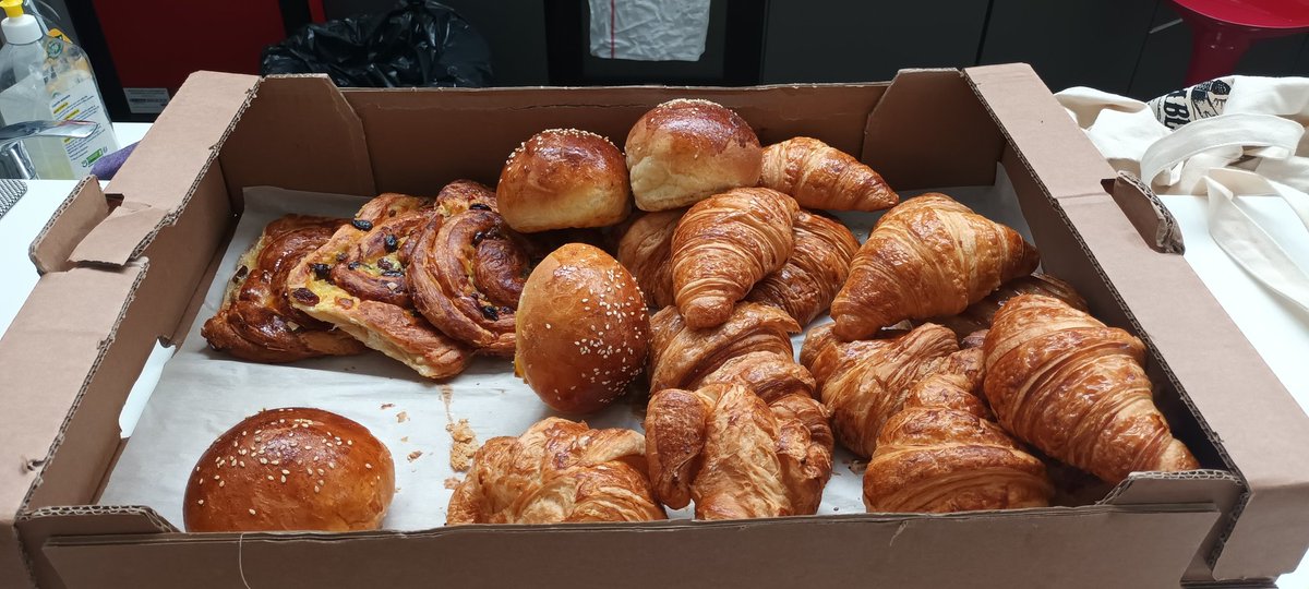 PoirierFrdriqu1's tweet photo. @f_chapel @VilleDeClamart @FondationPSG @AuTableauProd @canalplus @carolinedelage @CCompagnon_ @AutismeInfoServ Pour ce dernier entraînement c'est l'artisan "La Clamartoise" qui régale #11delegende. Projet novateur de @AuTableauProd avec @FondationPSG soutenus par @VilleDeClamart et @JD_Berger
pour #autisme #inclusion #handicap #sport 👏 https://t.co/6zIBFxAgpN