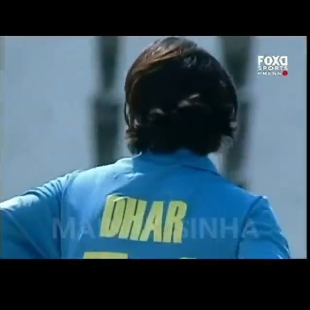 RituD307's tweet photo. #RumeliRetires #Dhar54 ❤☝(that iconic bowling action pointing index finger up) https://t.co/a4ePcEA14V