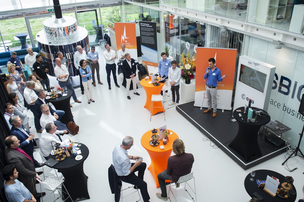 ESABICNoordwijk's tweet photo. Last week the Economic Board South Holland @economicboardZH visited @nl_campus!
We hope the pitches from ESA BIC startups @Marmoris_NL, @Mapture_ai, #Meteory and #HDES showed them the potential of space technology and business! https://t.co/PUqtNuwxfE