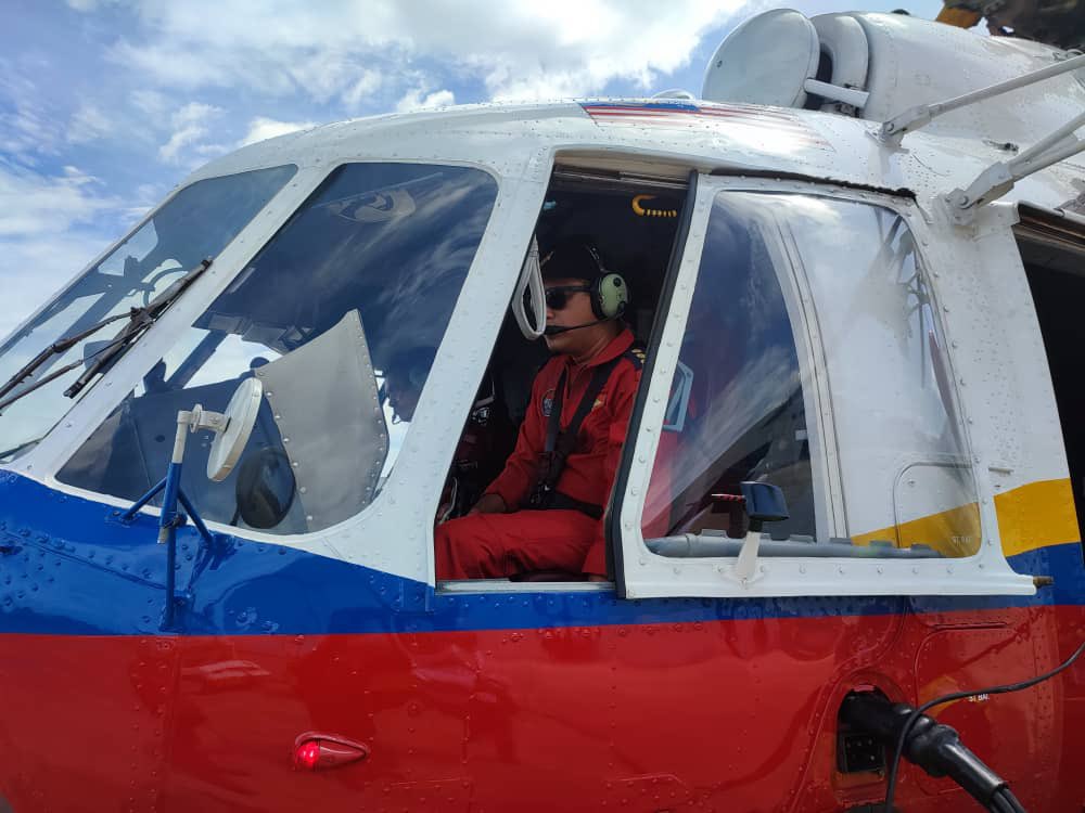 Mi-17-IV, BOMBA 01, 22 JUN 2022
PENERBANGAN MEDEVAC 'A' MEMBAWA 5XPESAKIT DARI POS BALAR KE BBP GUA MUSANG. SETERUSNYA KE HOSP G. MUSANG MGGUNAKAN AMBULAN BOMBA DAN KKM.
<a href="/KP_bombaJBPM/">YAS Dato' Sri Abdul Wahab bin Hj Mat Yasin</a> <a href="/kpkt_gov/">KPKT</a> <a href="/NaziliMahmood/">Nazili Hj. Mahmood</a> <a href="/capt_saiful/">Muhammad Saiful Nizam Bin Samsudin</a> <a href="/rizalbomba/">Mohd Rizal</a>