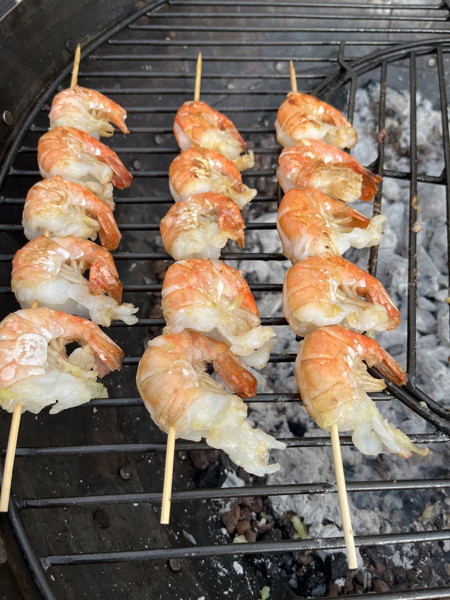 Lowestoftshell's tweet photo. Easy peel King Prawns 🦐!!! Very tasty and with a split back easy to enjoy. 🎉. Call 01502 531552 to place your order. #kingprawns #suffolk #norfolk #ipswich #southwold #aldeburgh #northnorfolk https://t.co/LGl8GALIMD