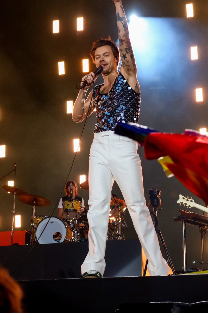 better late than never 🪩🍬💿 | hslot wembley n2 

📸: me