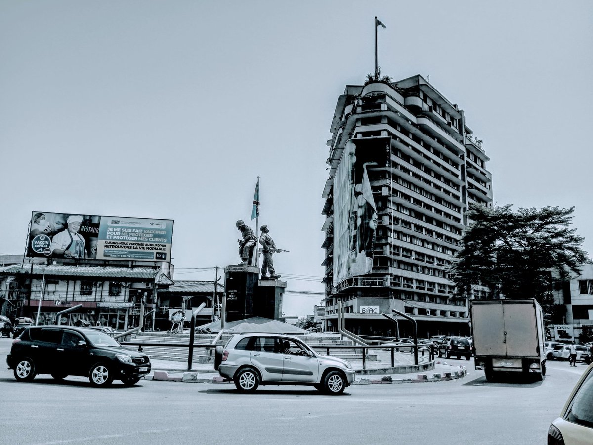 BlaiseIrenge04's tweet photo. #RondPoint #Forescom
Monument d'honneur aux soldats congolais🇨🇩✊🏾 en plein centre ville de Kinshasa. #GombeDowntown #KinPic #photojournalisme #KinBalade #Kinview #photographylovers #Congo #Kinshasa #bus #building #ads #congolese #solddies #kinlabelle https://t.co/XIWk8UvS0Z
