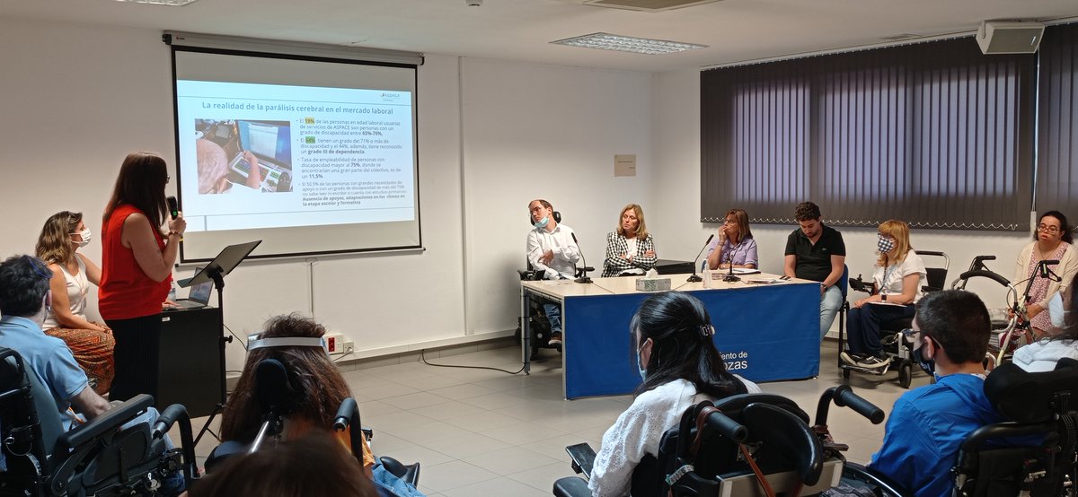 ConfeAspace's tweet photo. Nuestra responsable de #empleo @garcia_juls participa en el encuentro #SubeDeNivel de @ASPACEMadrid.
Ha hablado de la realidad de la #ParálisisCerebral en el #MercadoLaboral y de cómo pueden #orientarse las empresas que quieran #contratar una persona con esta discapacidad. 🤗 https://t.co/rHv446sn9q