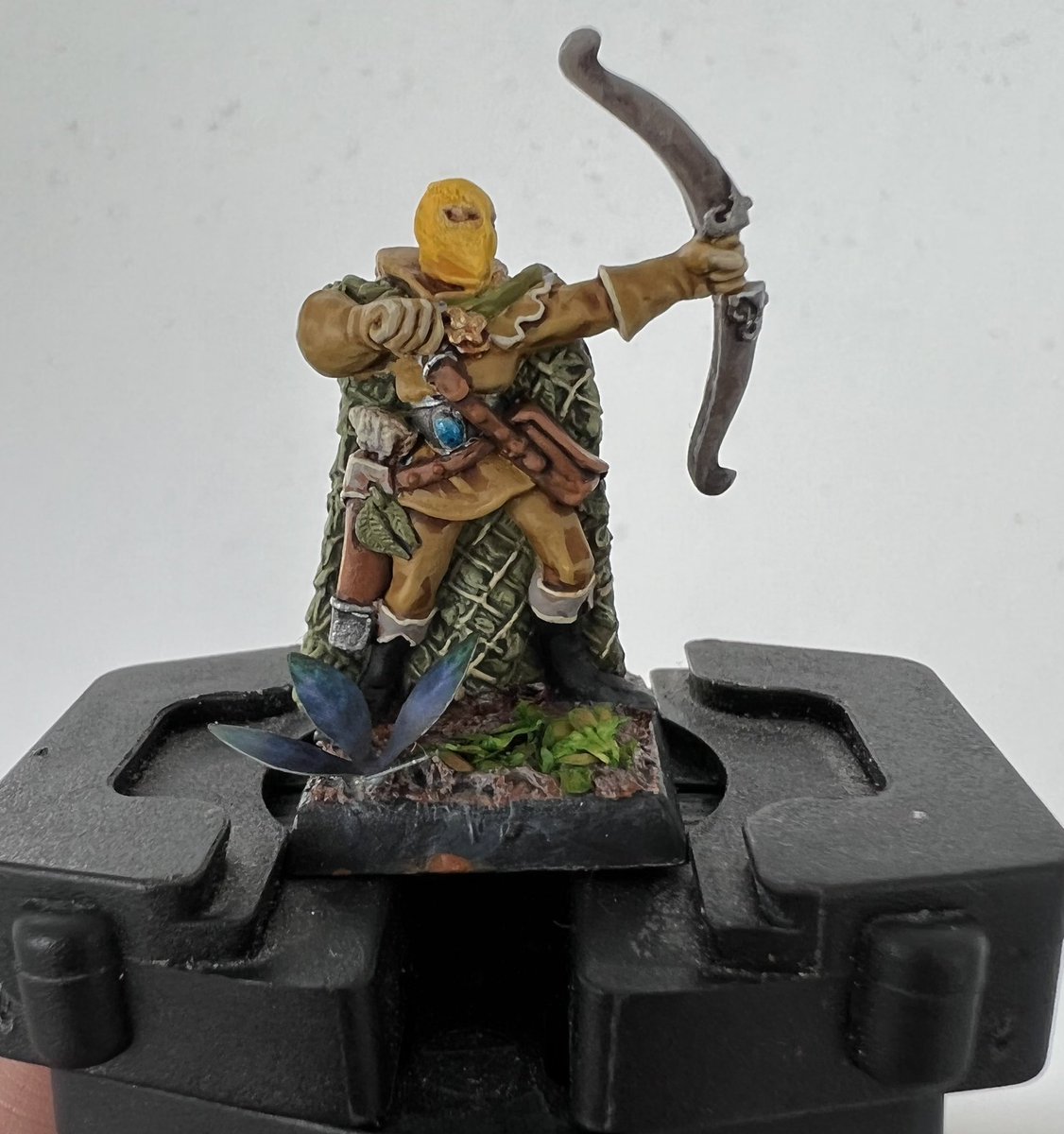 JimmiStender's tweet photo. Getting there… #warhammer #warhammercommunity #ageofsigmar #paint #painting #woodelf #waywatcher https://t.co/R2yMwyF8Ly
