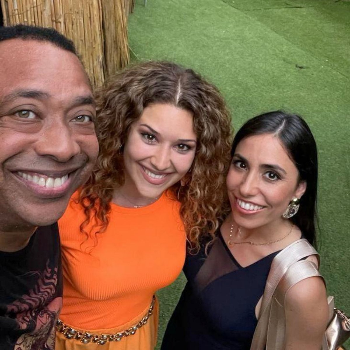 MelissaSanley's tweet photo. With my friend and producer @jerrybarnesbass and my soul sister Steffy
#producer #jerrybarnes #festival #chic #nilerodgers #tour #music #family https://t.co/D9t3857om0