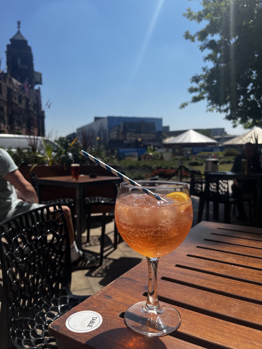 andy_cov93's tweet photo. 11:37, 24 degrees, rude not to #DryJune https://t.co/H6tbuL6qGN