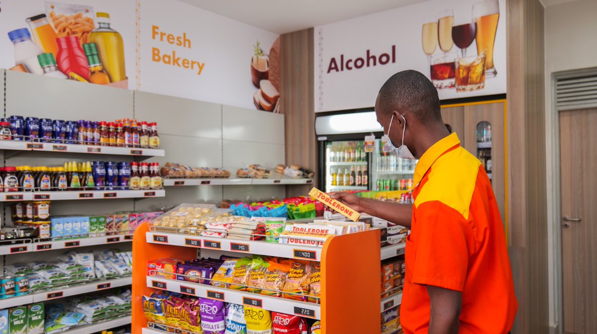 ted_rosela's tweet image. Hizi vouchers unaweza redeem uchukue snacks, your favourite drinks, vitu tamutamu...yaani whatever is available at the Shell select shop.

#ShellHelixOilChange #TupataneShell #WRC2022
@Shell_Kenya