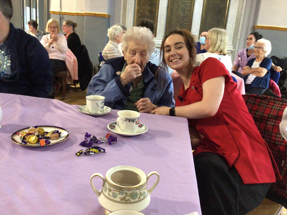ThorntounCH's tweet photo. Afternoon tea at centre stage X❤️ @ThorntounCH https://t.co/xK5dpIYUK6