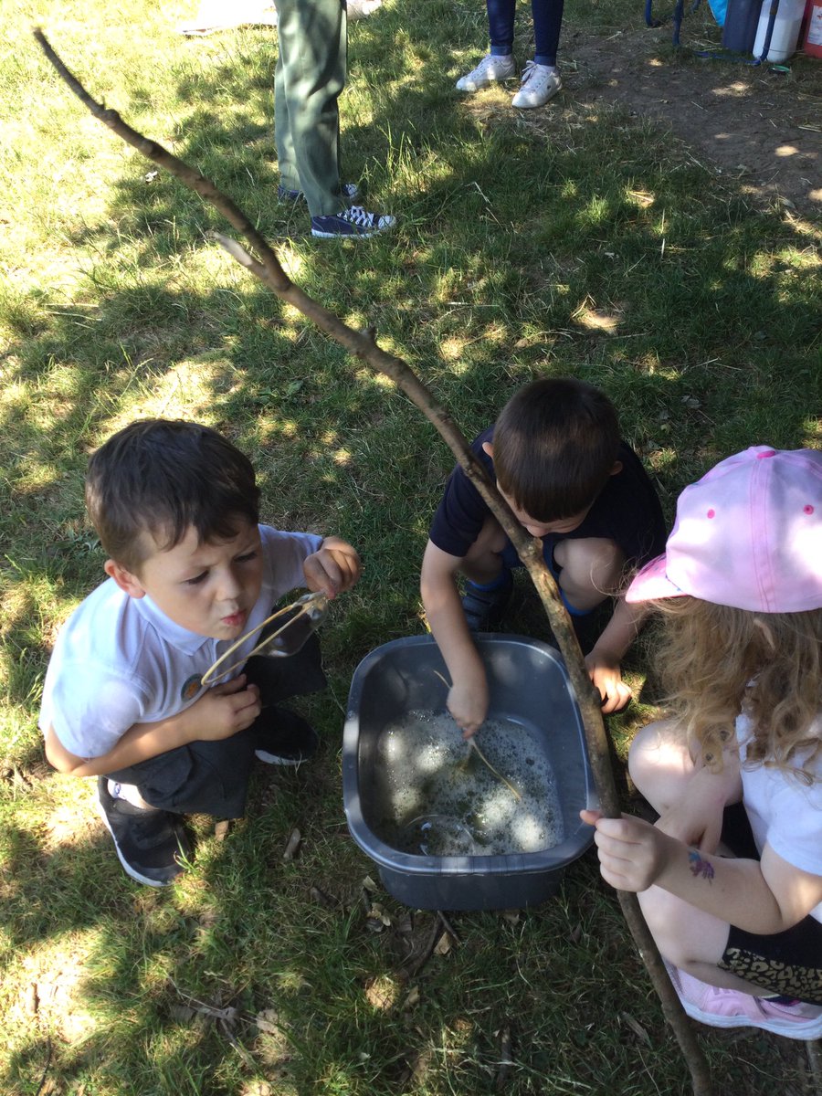 ysgolyddraig's tweet photo. #YYDcolhuw had lots of fun with @walkinthewild1 in forest school today 🍃 we had a story all about ladybirds and then painted ladybird pebbles 🐞 we played with wicker bubble wands, climbed trees and completed ladybird puzzles too 😄 #YYDcreative https://t.co/e0VbBJ9DpC