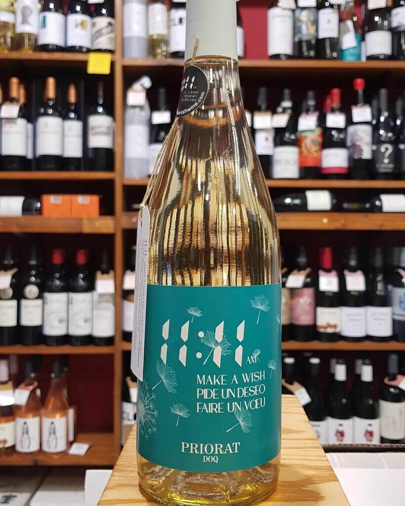 #MAKEAWISHWINE 🍷
Este Sant Joan pide un deseo y brinda con este nuevo vino blanco fresco y afrutado 🍷Un DOQ Priorat que te sorprenderá. 

Un vino ideal para desear, brindar y compartir con quién tú más quieras. ¿Te animas a probarlo?
•
🛒📦www.totv… instagr.am/p/CfGmLl2t6AR/