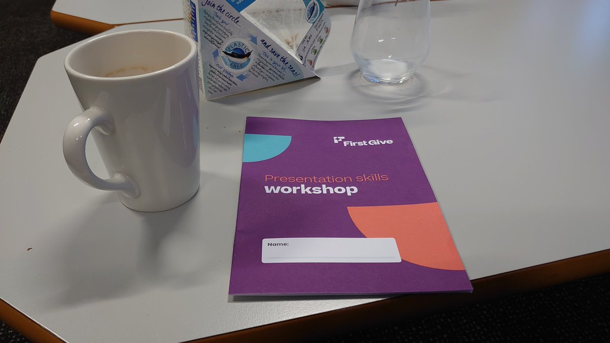 FirstGiveAR's tweet image. Lads, I'm half way through a @firstgiveuk presentation skills double header at @Lond_Academy ...year 7's done, so much fun, then after a cuppa its year 8's! 
Bring it on!!
#youngleaders
@JPFoundation 
#emptystaffroom