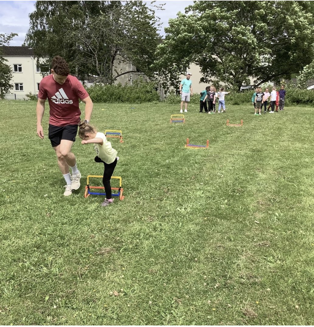 Springwood_Prm's tweet photo. Year 1 have been exploring hurdles in PE this week 🏃‍♀️🏃‍♂️ #springyear1 #springhealthandwellbeing https://t.co/nKEB2k0rLj