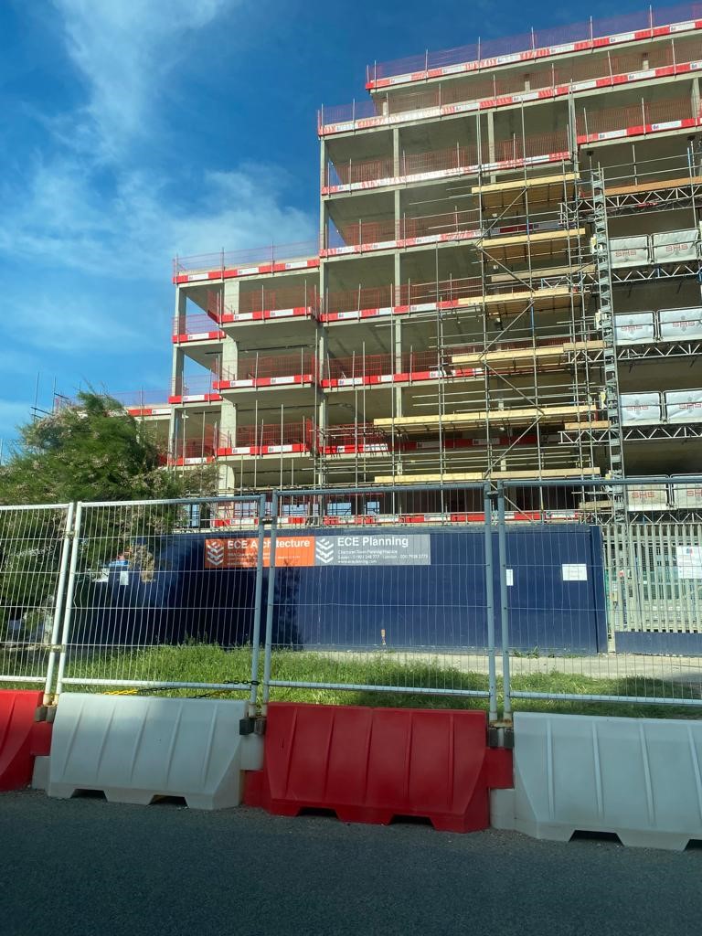 ECEPlanning's tweet photo. We had a cheeky run past two ECE planning and @ECEArchitecture projects yesterday and got some photos of our proudly displayed site boards. First photo is Calista, Grand Avenue in Worthing and the second is the Tate Residences in Hove. #siteboards #onsite #progression #roffey https://t.co/NOcufo4KEE