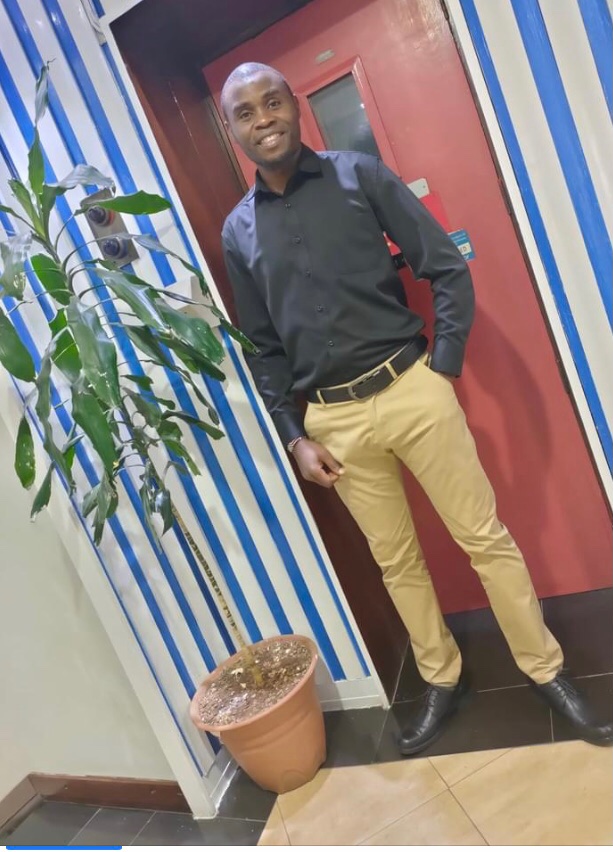 MintoFmradio's tweet photo. #Entaburuta Queens Wednesday edition now live on air 1-4pm.
Angusha crush wako hapa TUMTAMBUE!
#Entaburuta.
#RiangaOnIt.
#MintoFmRadio.
#KenyaDecides2022 
@MintoFmradio 
@KwambokaMogoba 
@wycliffe_Rianga https://t.co/b4VH90GYS3