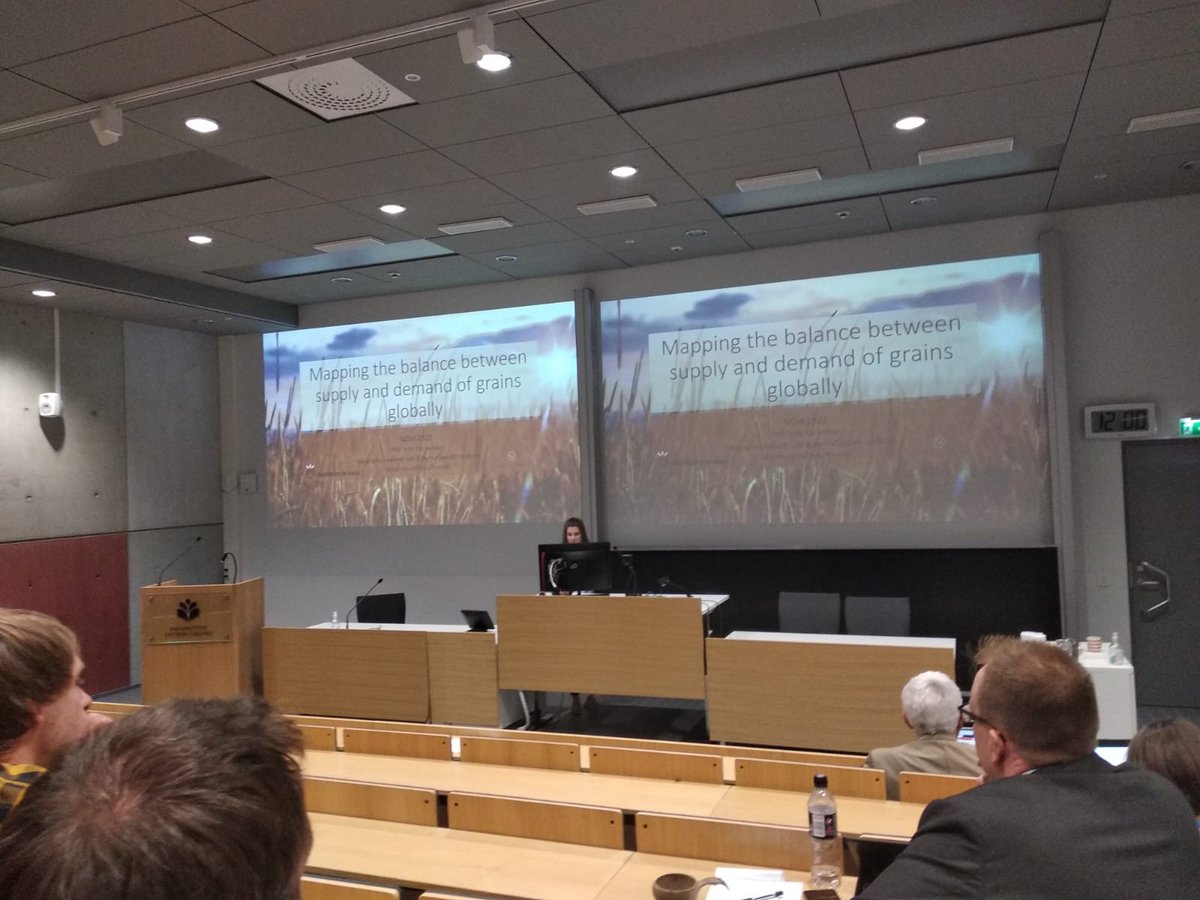 GiOulu's tweet photo. Tutkimusryhmämme jäsenet @terhi_alahulkko ja Marjo Seppänen esittelivät tutkimustaan Joensuussa. @NGM_Joensuu2022 https://t.co/tiK5zFHVeR