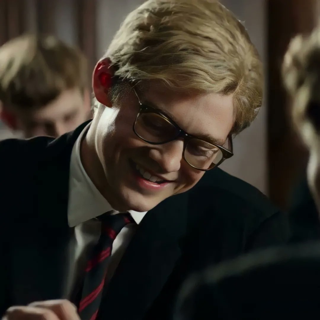 Joealwynspain's tweet photo. Joe como Adrian Finn en #thesenseofanending en 2017!

#joealwyn https://t.co/42nCCBttTU