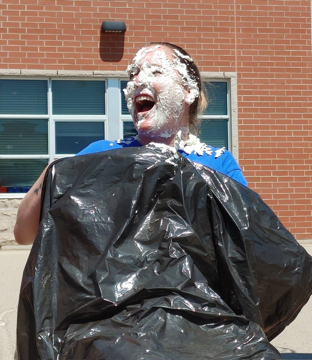 SandraCaptein's tweet photo. As an incentive to raise $5000 for the Heart and Stroke Foundation, our principal and vice-principal agreed to kiss a cow! Staff were willing to have a bucket of water poured on them or a pie in the face! We surpassed our goal! @JulieRuberto @MclayJulie https://t.co/bBwSF5ACTL