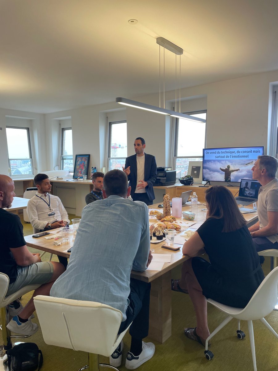 jperezpla's tweet photo. 1ère rencontre des responsables du sport business à @MonBizdev présentée et animée par @j_j_nunez. Au programme : comment le marketing de soi peut aider à créer un impact dans le commerce. Avec @spartria
Les thématiques abordées #talents, #valeur, #confiance et #accompagnement https://t.co/YYA7n9t8gJ