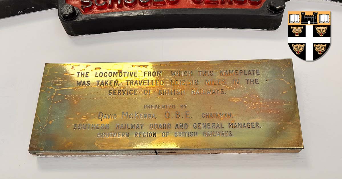 DoverPrep's tweet photo. The SR V class, more commonly known as the Schools Class, is a class of steam locomotive designed for Southern Railway. All 40 of the class were named after English public schools. The College has the name plate for Dover, which completed over 1,000,000 miles of service! https://t.co/44Fxzp4Wbw