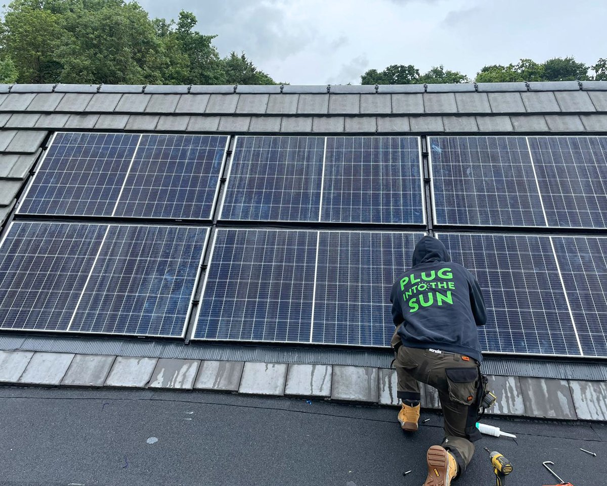 UpvoltKent's tweet photo. Is Your Home Summer Ready?  ☀️ 

This #IntegratedSolar Panel Array Consists of 10 385W @JASolarOfficial  #SolarPanels, Ready To Start Generating This Summer. 💪 

Get In Touch With Our Team Today To Start Your Journey Plugging Into The Sun. 🔌 ☀️ 

🌐 https://t.co/6xIAa7h4Ew https://t.co/Y2TlsgwnjY
