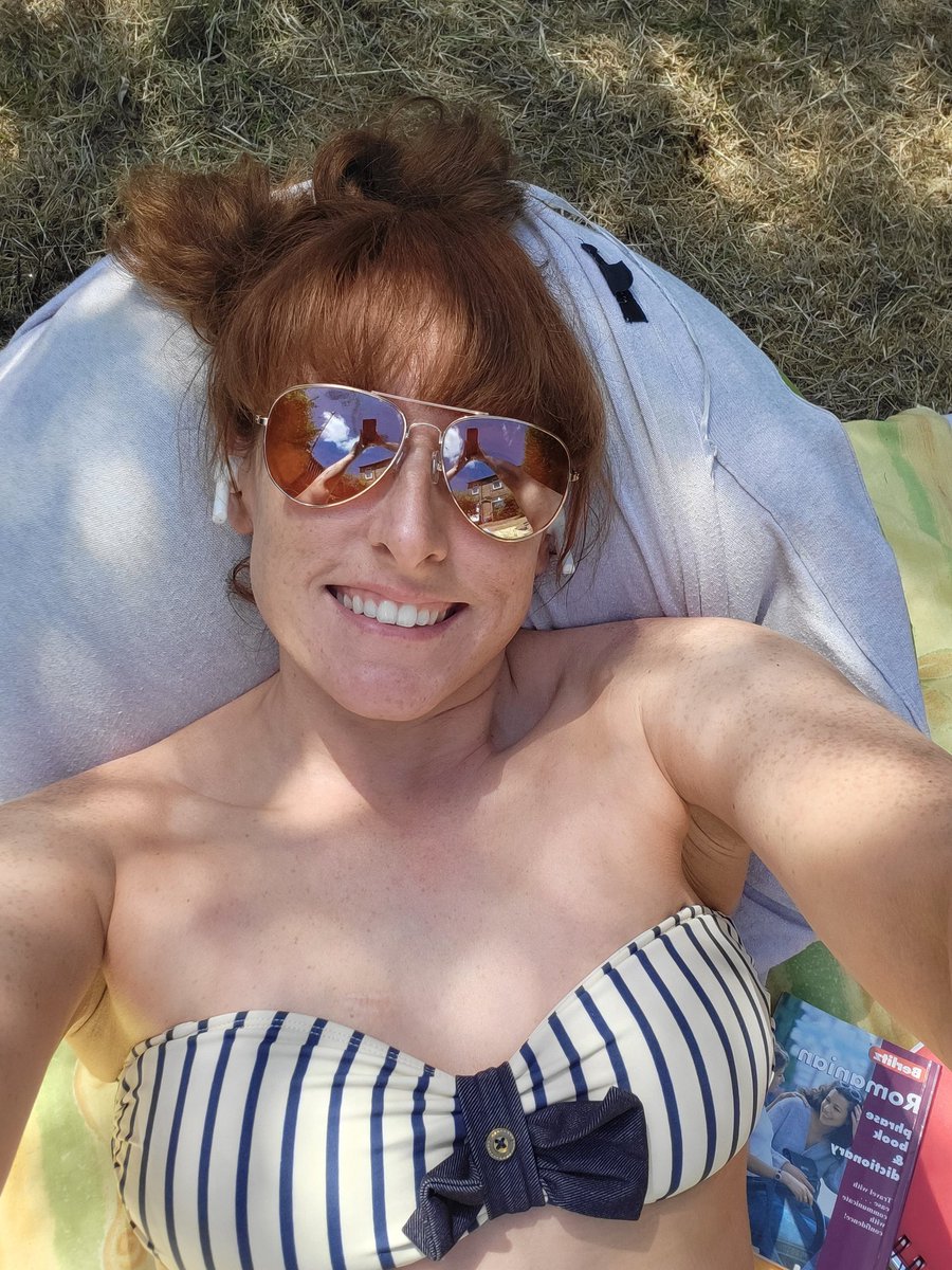PhoenixAwoken's tweet image. When you&apos;re ginger so have to &quot;sunbathe&quot; in the shade 🤣🌞
#makethemostofit #notinuniform #gingerproblems
