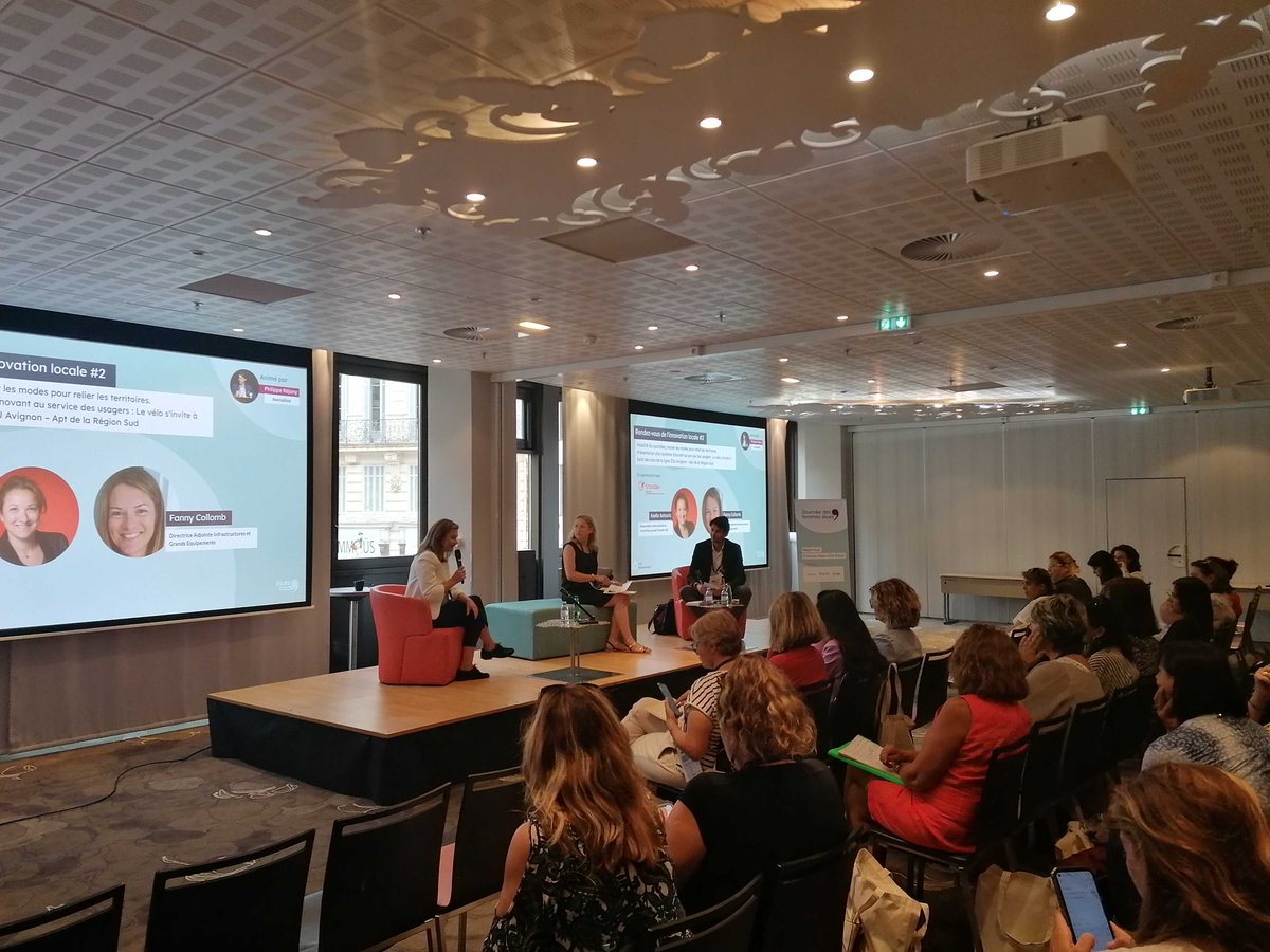 elueslocales's tweet photo. Axelle Astouric, responsable innovations, groupe @transdevFR: "Nous développons la multimodalité via le mariage des modes du transport public et des mobilités douces. Par exemple, nous accompagnons @MaRegionSud depuis 18 mois pour permettre de se déplacer à vélo plus facilement. https://t.co/ikKGuJp4Rs