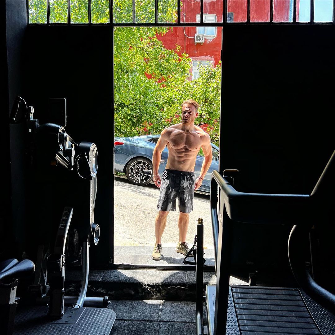 SrtC595's tweet photo. Te doy, y no la hora 🔥🔥🔥🔥🔥
#KeremBürsin https://t.co/9BwepwhF9T