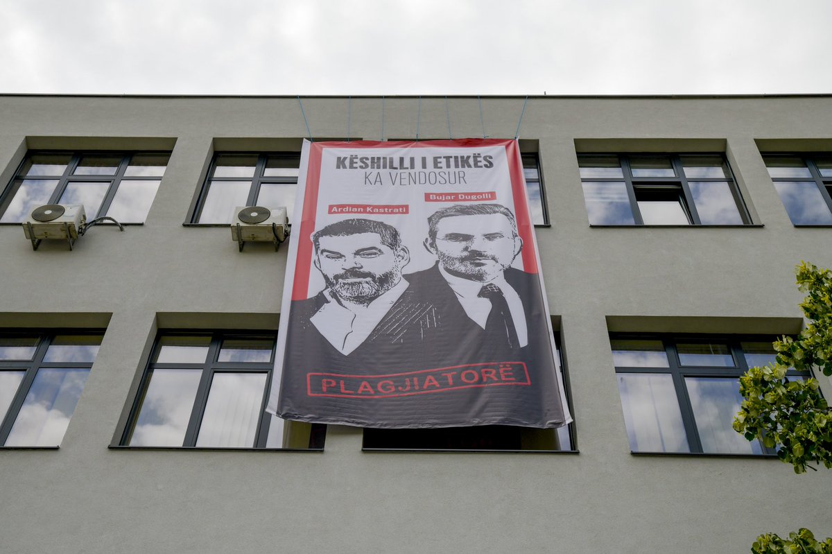 ojq_ORCA's tweet photo. Today ORCA unveiled a banner in the Faculty of Philosophy, denouncing the Council of Ethics’ decision on the plagiarism case of Bujar Dugolli and Ardian Kastrati. The Council of Ethics in UP confirmed that the paper is plagiarized, but proposed lenient measures. https://t.co/UV3YIUGfeB