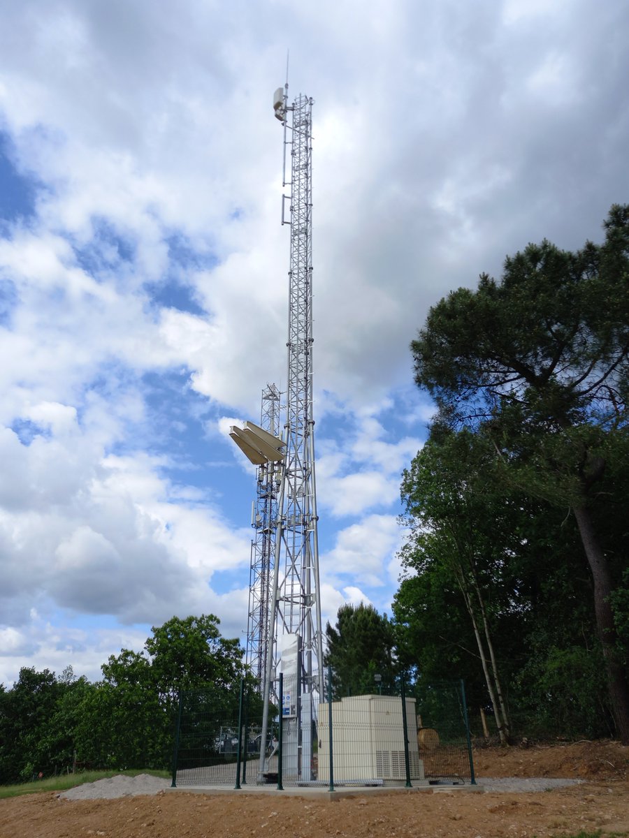 Sogetrel_Off's tweet photo. 👷📡 Dans le cadre du déploiement dans la région @Occitanie, un premier programme d’acquisition de sites nous a été confié.
#Sogetrel a le plaisir de partager avec son client #towerCast une première finalisation d’aménagement d’un point haut dans cette région. 📸👇 https://t.co/naU9HiVObY