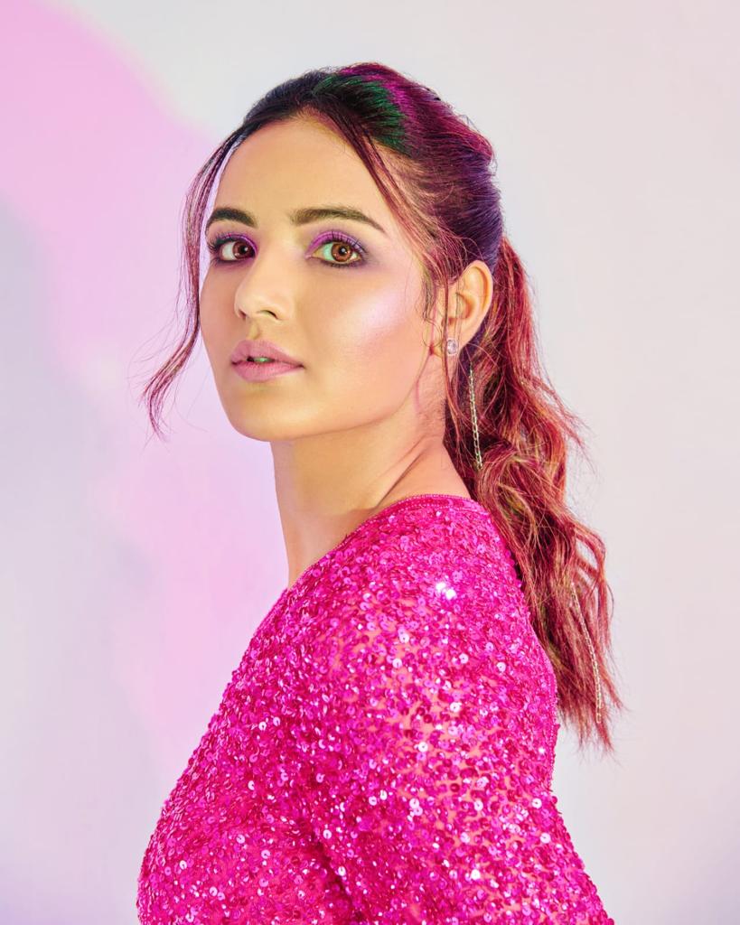 #JasminBhasin looks captivating in these photoshoot pictures

#jasminbhasinjb @jasminbhasin