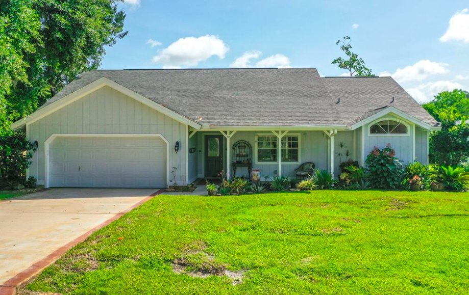 ParksideRealty's tweet photo. We can help your dream home be your next home! View listings on our Featured Homes page including this beautiful 4-bedroom, 2-bath home in Palm Coast. Visit https://t.co/soFsfZwQ70 and start looking for your dream home today! #parksiderealty #palmcoastrealestate #flaglercounty https://t.co/1Dl02mOrGS