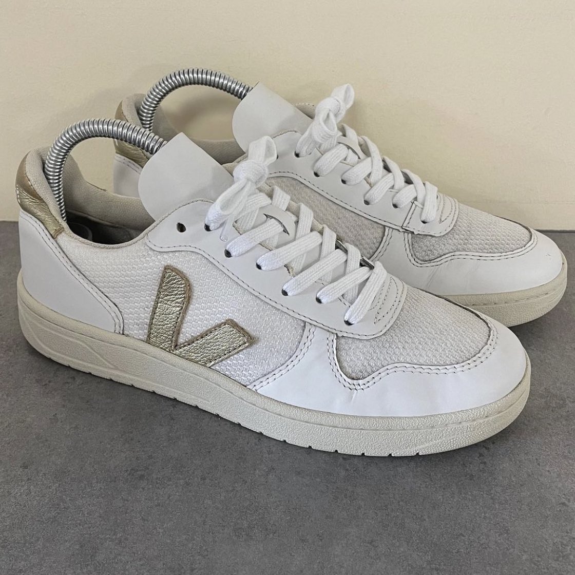 Get your white trainers sparking again, ready for a hot UK summer!

<a href="/vejaproject/">VEJA</a> premium clean, from absolutely battered, to absolutely beautiful.

Got an old pair that’s needs brining back to life? Message now to get started!
