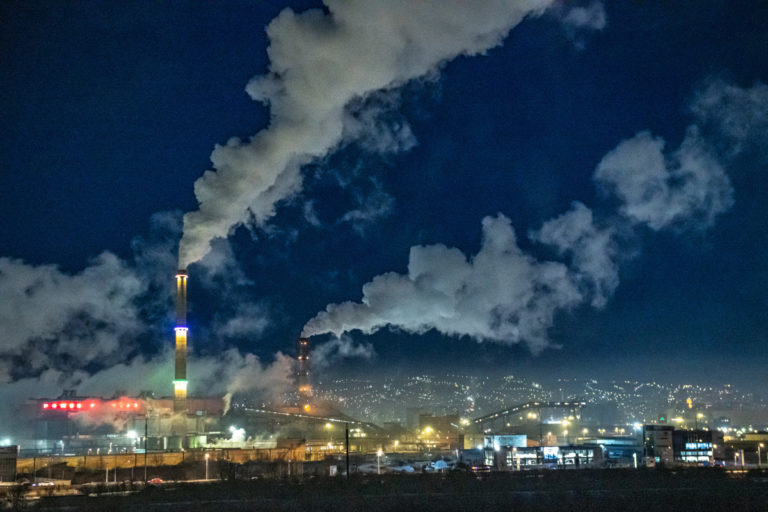 Secondo il #CircularityGapReport 2022, in 50 anni l'uso globale dei materiali è quasi quadruplicato superando la crescita della popolazione. Un dato allarmante se si pensa che più del 90% dei materiali estratti e utilizzati viene sprecato.
 #beAWARE🧠
➔ bit.ly/3ydgKeF