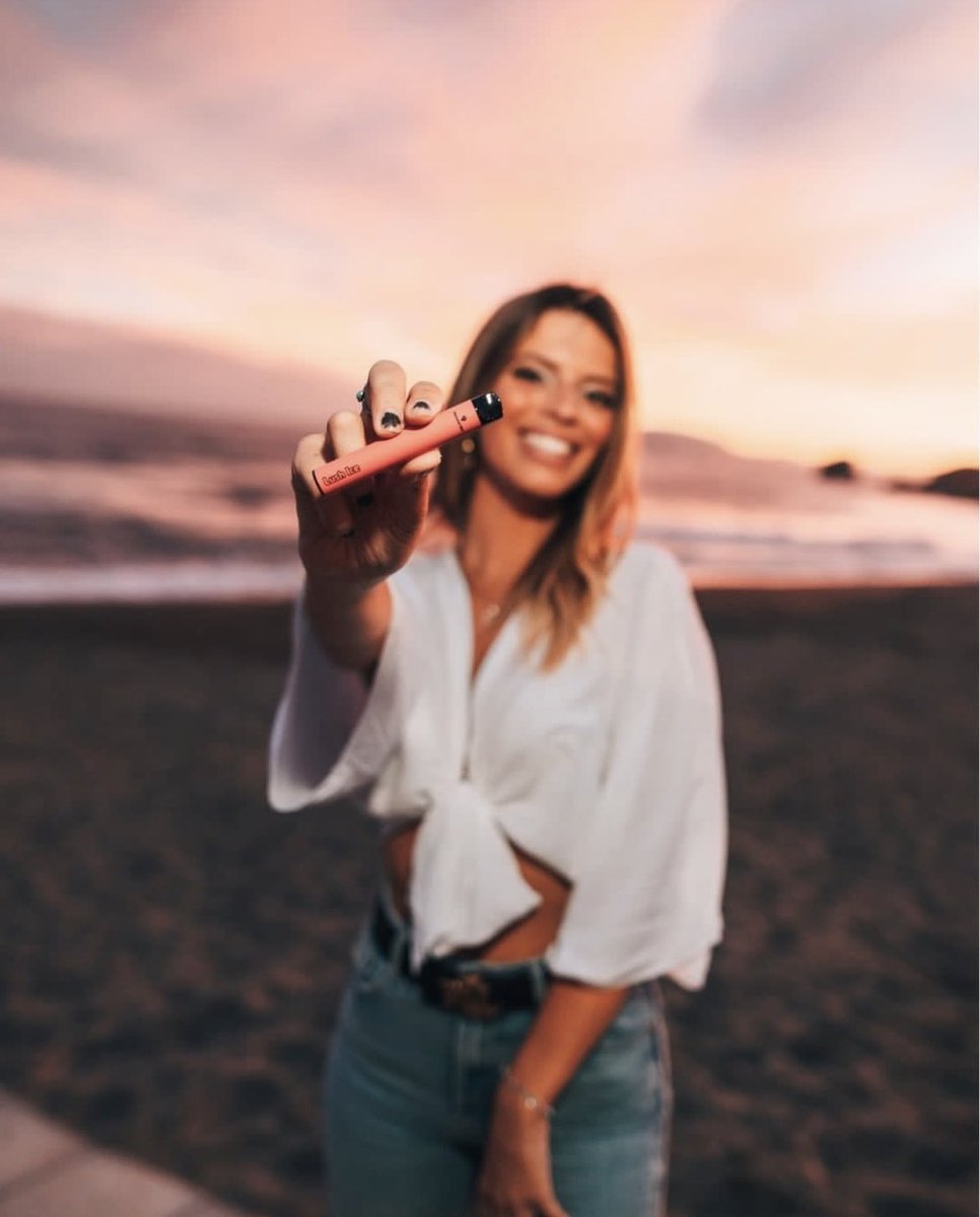 Diamond_Mist's tweet photo. What’s better than walking along an exotic sandy beach with a Lush Ice disposable in your hand?! A perfect way to vape on the go.🏖 #LushIce #DiamondMist #Switch2Mist #Model #Beach https://t.co/MMZtm4oAFn