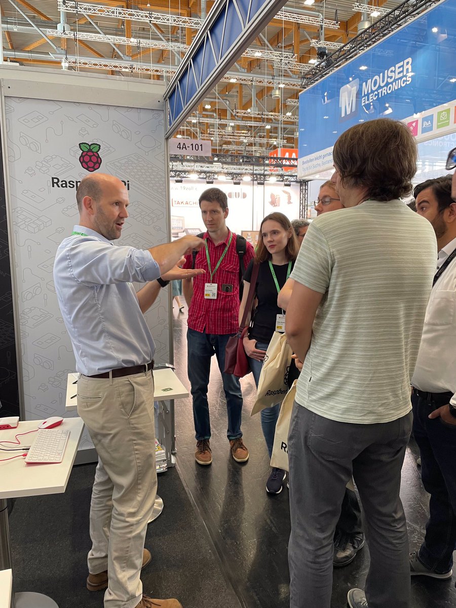Raspberry_Pi's tweet photo. Big fish, little fish, cardboard box.

Day 2 at #EmbeddedWorld
#ew22 https://t.co/Hf7L3jPW7t