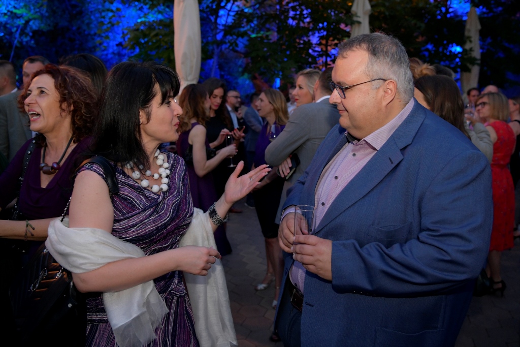 menadzerSAM's tweet photo. Pod utiskom Junskog susreta, delimo s vama drugi deo fotografija naših divnih zvanica. Ostale možete pogledati u galeriji na našem sajtu: https://t.co/H88i9mbA63
#JunskiSusret #SAM #managerSAM https://t.co/Lj8EbNBAce