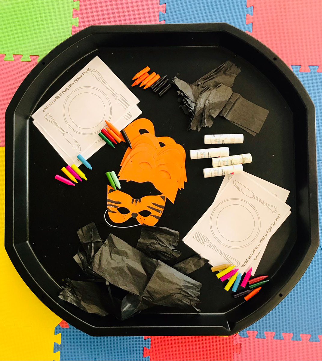 EmilyHarwood01's tweet photo. All set for our #creationstations session of Little Creatives today @The_Lowry this week's theme is #thetigerwhocametotea #under5s https://t.co/Yzx3dRqYRd