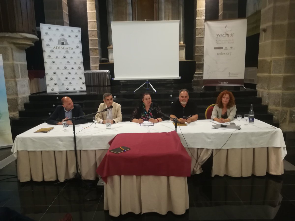 Clausura nuestra Asamblea General la Consejera de @Junta_Agricultu <a href="/BegoaBernal/">Begoña García Bernal</a>