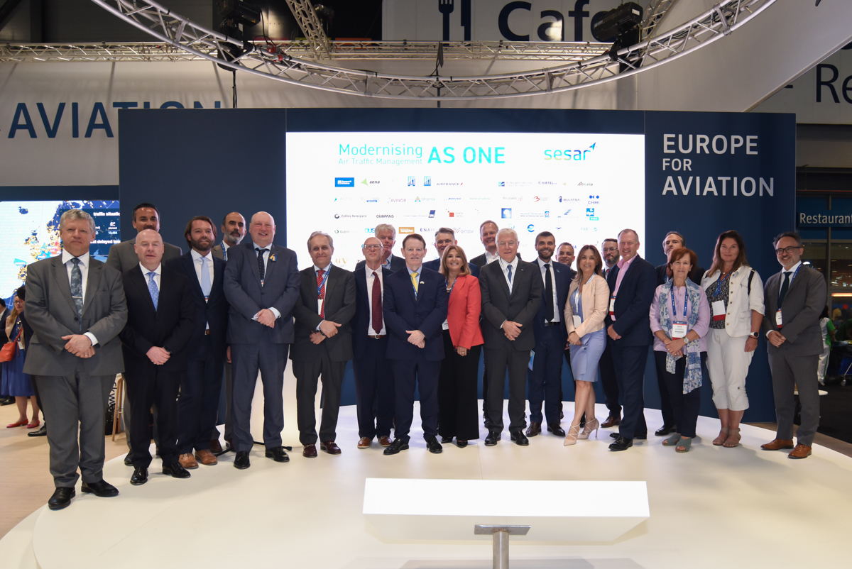 After the official appointment by <a href="/Transport_EU/">EU Transport</a> of the new consortium behind <a href="/SESAR_DM/">SESAR Deployment Manager</a> all members joined live on stage today @WorldATM_now  to express their support &amp; commitment in ‘Modernising Air Traffic Management #AsOne #SESAR

bit.ly/39LAzAe ow.ly/vvzh50JEy1z