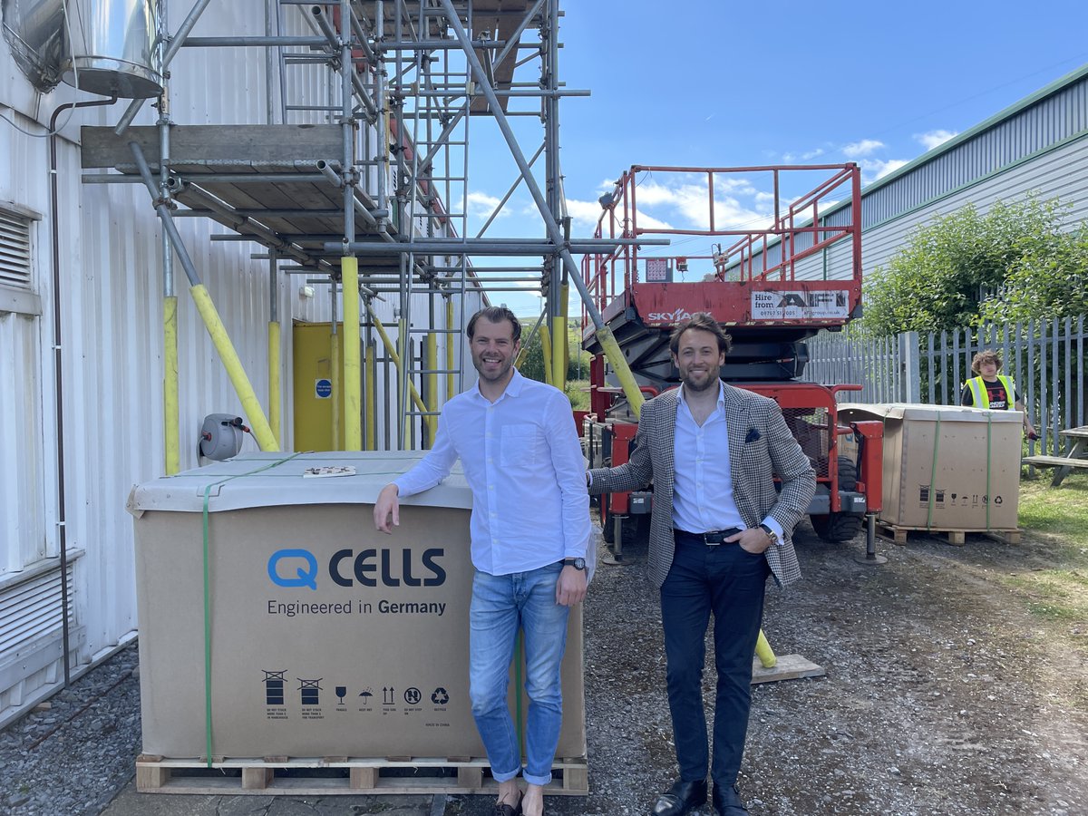 PanazFabrics's tweet photo. The first panels are going up! ☀️

As part of our drive towards #CarbonZero, we're installing hundreds of solar panels on the roof of our Hapton headquarters to reduce the environmental impact of all of our products and operations as we move towards renewable energy. https://t.co/2XjobyIpKU