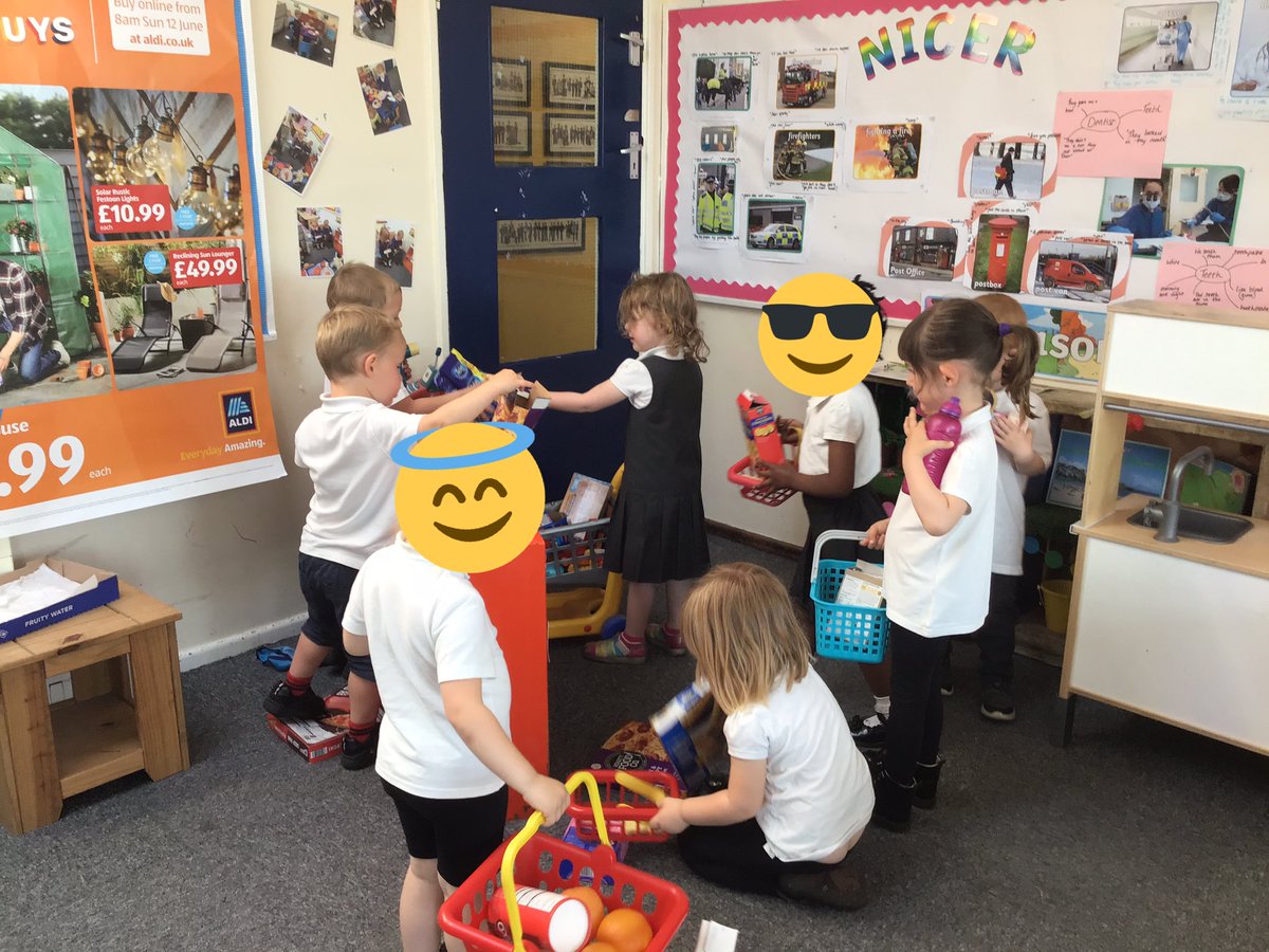 aspear_'s tweet photo. Nursery’s supermarket is open! We have been very busy with lots of queues but a super sever was on the till “next please!” “Would you like a bag”. 🛒  @Micklewrightr @RowParkAcademy https://t.co/6Pb7ZzEJaY